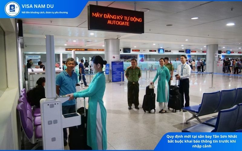 Quy định mới tại sân bay Tân Sơn Nhất bắt buộc khai báo thông tin trước khi nhập cảnh